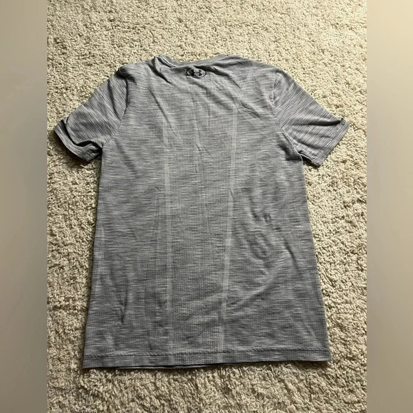 Under Armour Size Small Men's Grey Fitted Short Sleeve Tee - Picture 5 of 6
